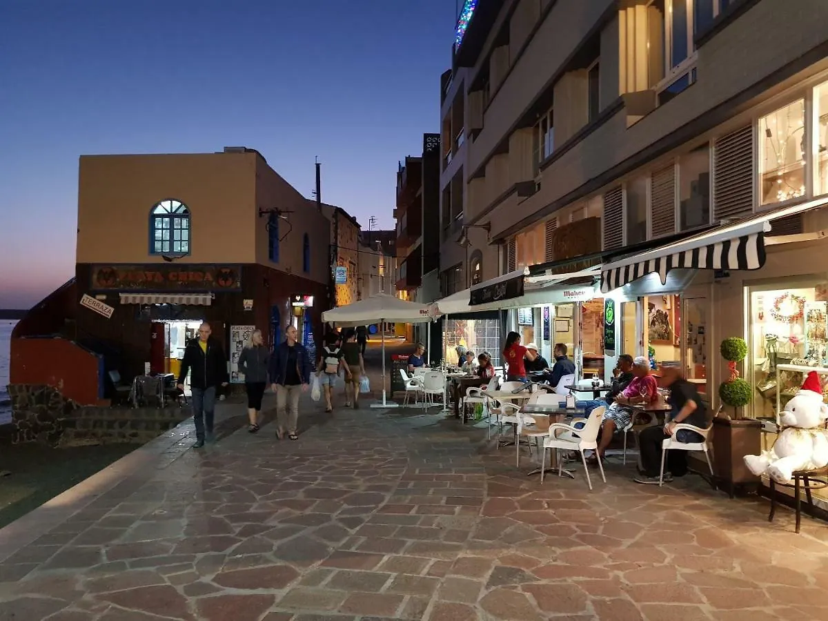 Alquilaencanarias El Medano Mirazul Plaza Roja Spain